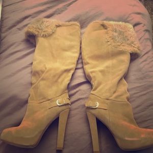 Colin Stuart leather suade boots, fur inside